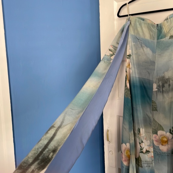 Farm long dress 100% silk - minor flaws (see pictures) - Picture 3 of 16